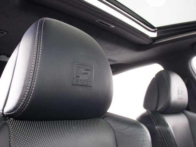 Fスポーツ専用本革シート!!お好みはいかがですか?当社では、お好みの色で新品本革シートを作成することもできます!!