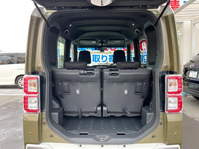 ���i�̂���������ʋ΁A���}���ɏ\���ȉ׎��X�y�[�X���m�ۂ��Ă���܂��B�Z�J���h�V�[�g��|���ƁA�傫�ȉו��̐ύڂ��\�ł���