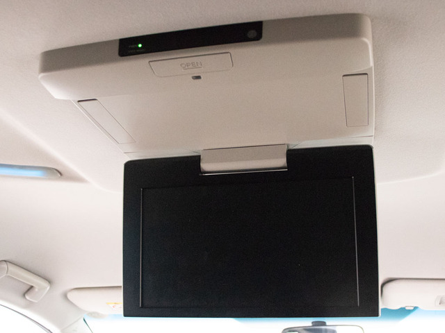 ★フリップダウンモニター★後席の方もDVD等をお楽しみいただけます!