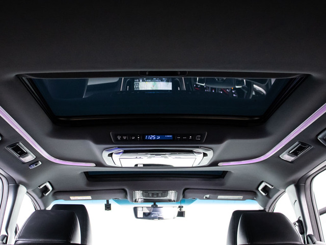 ★サンルーフ★‌人気装備のサンルーフ装着!開放的な空間をお楽しみいただけます!