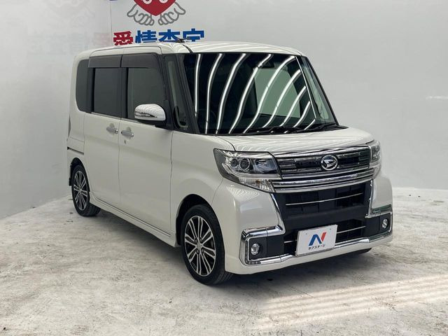 高透明度のガラス皮膜で撥水はもちろん、上質なツヤ・光沢を実現。紫外線や酸性雨から大切な愛車を保護し、色あせ・劣化を防止。「弾スプラッシュコート」、「弾プリミッサコート」からお選びいただけます。