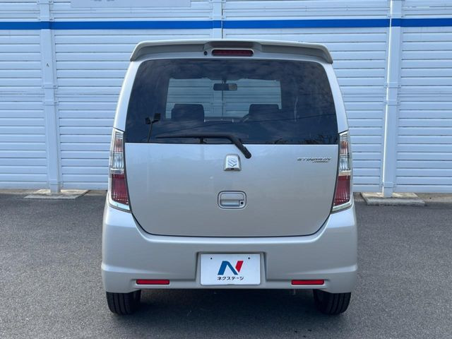 安心の最長10年・走行無制限保証(有償)をご用意。保証内容も充実はもちろん、無料点検&オイル交換や、年中無休の全国・24時間ロードサービスも付帯されておりますのでご安心下さい。