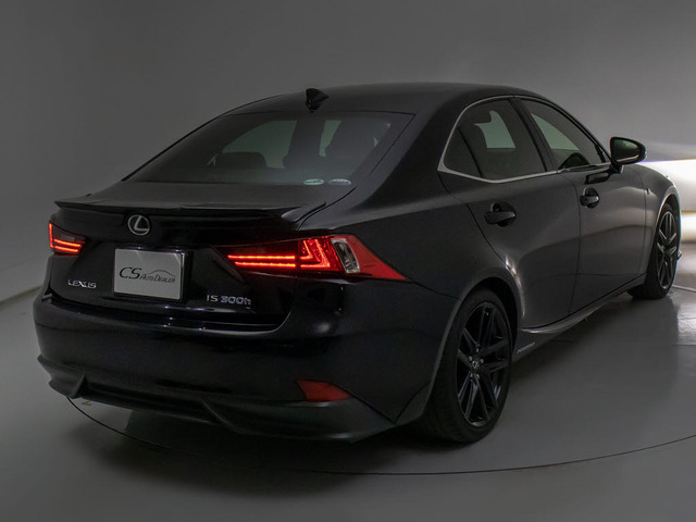 テールスモーク加工、スポイラー取付等々ドレスアップ可能です。違う角度が見たい・・・等のご要望御座いましたら是非お声掛け下さい!!お写真をお送りさせて頂きます。