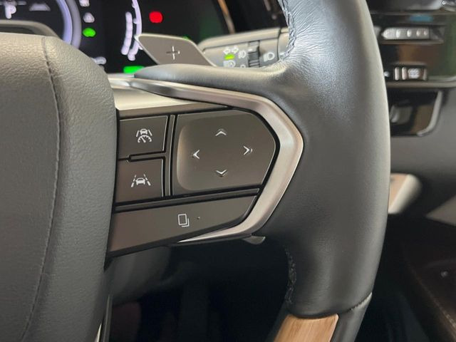 【レーダークルーズコントロール】高速道路での長距離走行が楽に!!自動で速度を保つクルーズコントロールが、衝突軽減システムと連携し、前方の車両を感知して車間を保つように速度調節してくれます!!