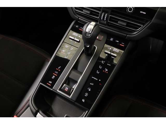 �V�t�g���o�[����͎�ɓ���ގ����ŁA�X�|�[�e�B���㎿�ȑ��슴�������B���K���ƃh���C�r���O�̊y�����𗼗������݌v�ł��B