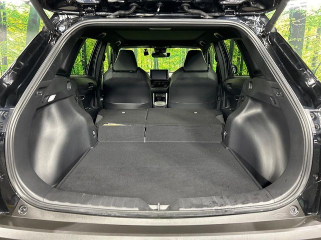 ���i�̂���������ʋ΁A���}���ɏ\���ȉ׎��X�y�[�X���m�ۂ��Ă���܂��B�Z�J���h�V�[�g��|���ƁA�傫�ȉו��̐ύڂ��\�ł���