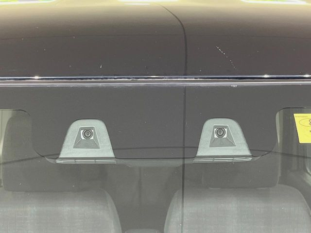 【デュアルカメラブレーキサポート】走行中に前方の車両等を認識し、衝突しそうな時は警報とブレーキで衝突回避と被害軽減をアシスト。より安全にドライブをお楽しみいただけます。