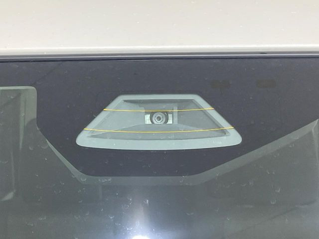 【スズキ セーフティサポート】走行中に前方の車両等を認識し、衝突しそうな時は警報とブレーキで衝突回避と被害軽減をアシスト。より安全にドライブをお楽しみいただけます。