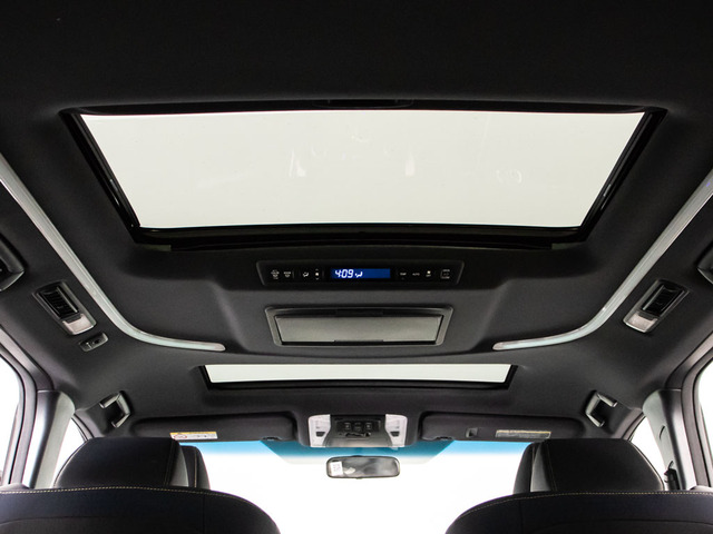 ★ツインサンルーフ★希少装備を装着!開放的な空間をお楽しみください!