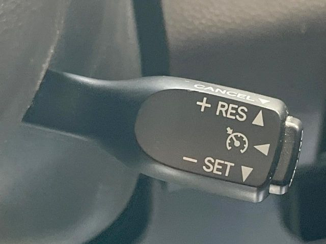 �y�N���[�Y�R���g���[���z�������H�����N���N���s�B�A�N�Z���𗣂��Ă���葬�x�ő��s���ł��A�������^�]���̕��S���y��!�����E�������ȒP�ȃX�C�b�`����Œ����ł��܂��B