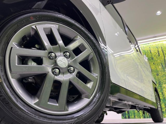 �y����15�C���`�A���~�z�C�[���z�O�ςɃ}�b�`���������A���~�z�C�[���𑕒����Ă���܂��B�e��ЊO�A���~�z�C�[����A�X�^�b�h���X�^�C�����戵�����Ă���܂��B���񂲑��k����������