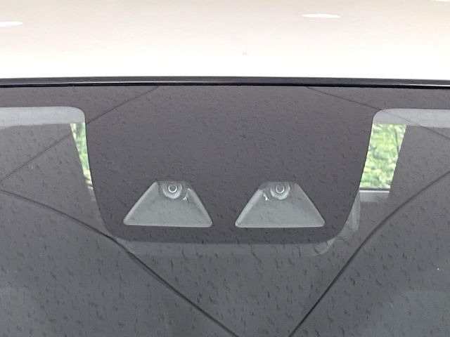 �y�X�}�[�g�A�V�X�g�z���s���ɑO���̎ԗ�����F�����A�Փ˂������Ȏ��͌x��ƃu���[�L�ŏՓˉ���Ɣ�Q�y�����A�V�X�g�B�����S�Ƀh���C�u�����y���݂��������܂��B