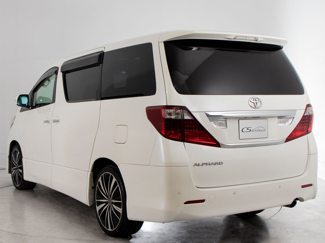 ★展示前点検実施★特殊な機材も用いて、全車点検を実施しております!