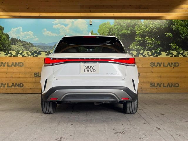 安心の最長10年・走行無制限保証(有償)をご用意。保証内容も充実はもちろん、無料点検&オイル交換や、年中無休の全国・24時間ロードサービスも付帯されておりますのでご安心下さい。