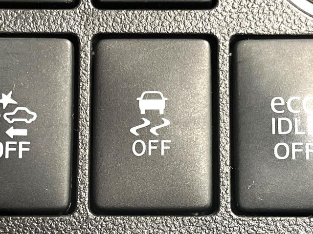 �y������h�~���u�z�ԗ��̉���������m����ƁA�����I�Ɏԗ��̐i�s������ۂ悤�Ɏԗ��𐧌䂵�܂��B�J�̓��ȂǊ���₷���H�ʏ󋵂ł����S�ȉ^�]���\�ł��B