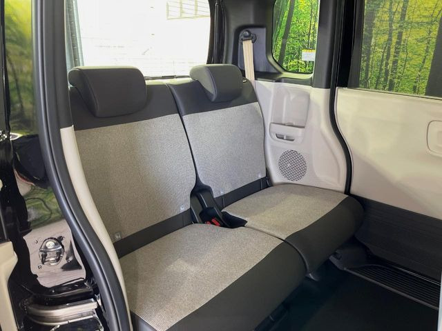 ���i���ȃI���W�i���t���A�}�b�g���I�v�V�����ɂĂ��p�ӂ��Ă���܂��B���D���ȃf�U�C����J���[�����Ԃɍ��킹�đI��ł����������Ƃ��ł��܂���