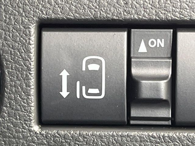 【パワースライドドア】スマートキーや運転席のスイッチでスライドドアの開閉が可能♪電動だから力を入れてドアを開ける必要が無く、小さいお子様でも、重い荷物を持っている時もラクに開け閉めできます♪