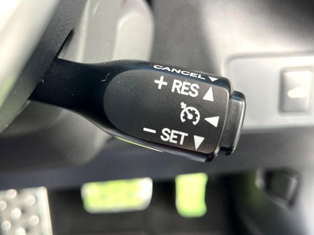 �y�N���[�Y�R���g���[���z�������H�����N���N���s�B�A�N�Z���𗣂��Ă���葬�x�ő��s���ł��A�������^�]���̕��S���y��!�����E�������ȒP�ȃX�C�b�`����Œ����ł��܂��B