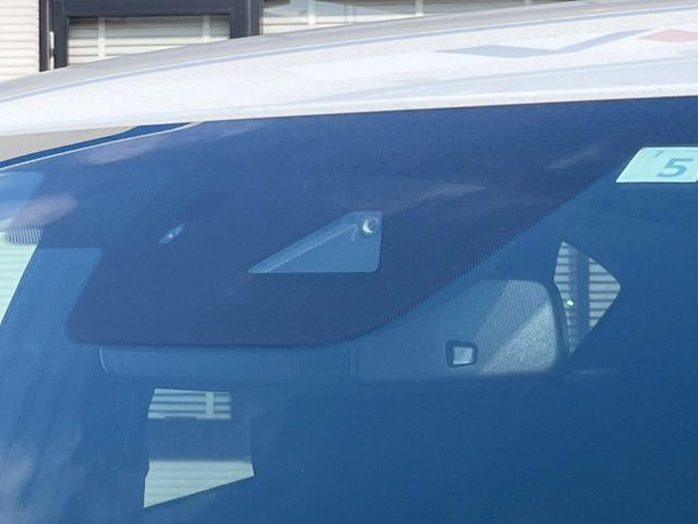 �y�X�}�[�g�V�e�B�u���[�L�T�|�[�g�z�ᑬ���s���ɑO���̎ԗ�����F�����A�Փ˂������Ȏ��͌x��ƃu���[�L�ŏՓˉ���Ɣ�Q�y�����A�V�X�g�B�����S�Ƀh���C�u�����y���݂��������܂��B