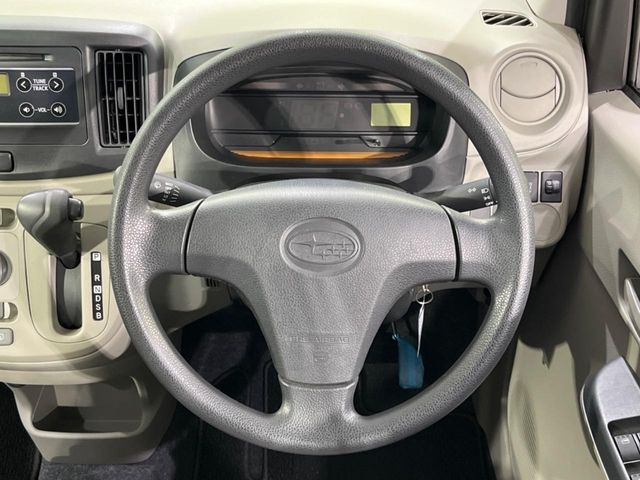 ステアリングも使用感が少なく、きれいな状態となっております♪