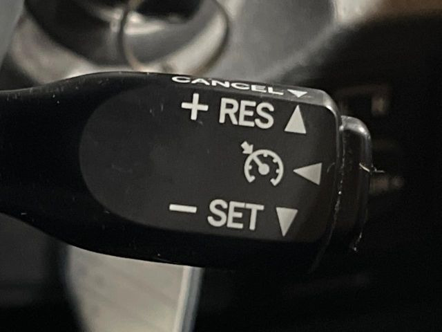 �y�N���[�Y�R���g���[���z�������H�����N���N���s�B�A�N�Z���𗣂��Ă���葬�x�ő��s���ł��A�������^�]���̕��S���y��!�����E�������ȒP�ȃX�C�b�`����Œ����ł��܂��B