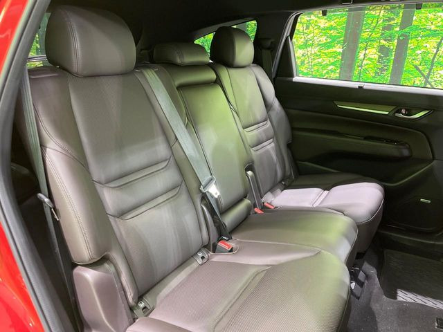 【レザーシート】デザイン性が高く、高級感のある茶革シート。常に体に触れる部分だから、座り心地の良さにはこだわりたいですね♪汚れの付着や劣化を抑制する内装コーティング施工もおススメですよ♪