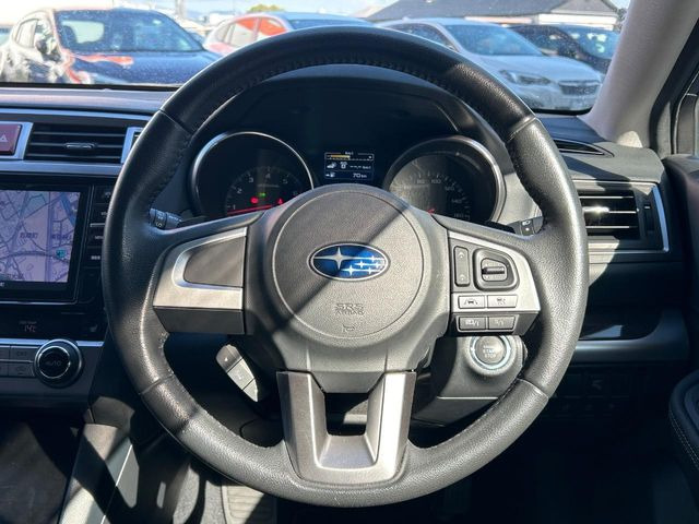 �y�����v�����X�e�A�����O�z�㎿�Ȋv���g�p���邱�ƂŁA��ɂ����������݂ƂĂ��^�]���₷���n���h���ł���