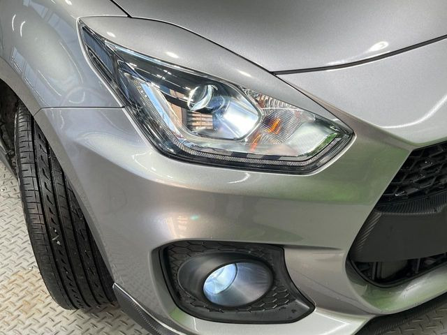 �yLED�w�b�h���C�g�z���V����ԑ��s�����ǍD�Ȏ��E���m�ۂ����S���ĉ^�]�ł��鍂�P�xLED�w�b�h���C�g�𑕔�!�_�����x�������A����d�͂��}�����Ă��܂��B