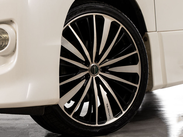 ★各種カスタム!★エアロ取付、社外アルミホイール換装承っております!