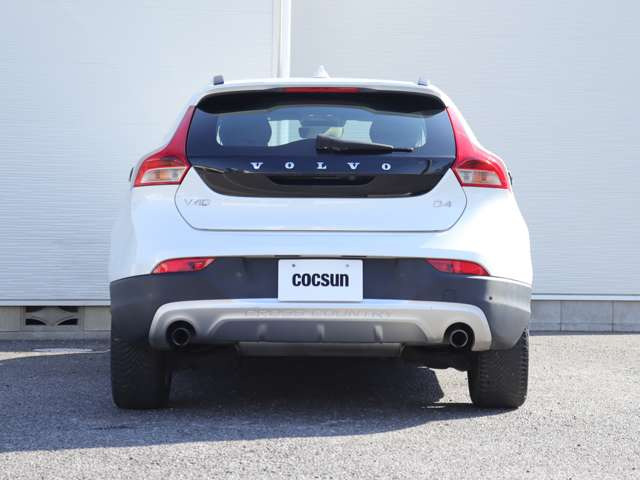 現行型エンジンにはボルボの認証を取得したMOTULの高級オイルSPECIFIC RBS0-2AE(0W-20)を使用します。