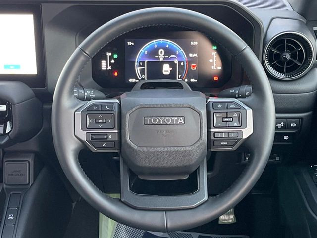 �y�����v�����X�e�A�����O�z�㎿�Ȋv���g�p���邱�ƂŁA��ɂ����������݂ƂĂ��^�]���₷���n���h���ł���