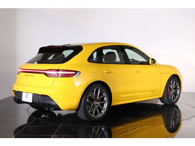 �_�C�i�~�b�N�ȃ{�f�B�Ə㎿�Ȏ�����Ԃ���̂ƂȂ�A�^�]�����тƉ��K���𗼗����Ă��܂��B