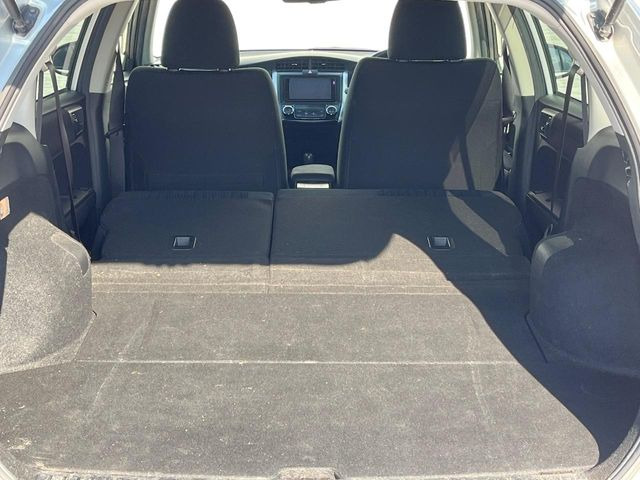 ���i�̂���������ʋ΁A���}���ɏ\���ȉ׎��X�y�[�X���m�ۂ��Ă���܂��B�Z�J���h�V�[�g��|���ƁA�傫�ȉו��̐ύڂ��\�ł���