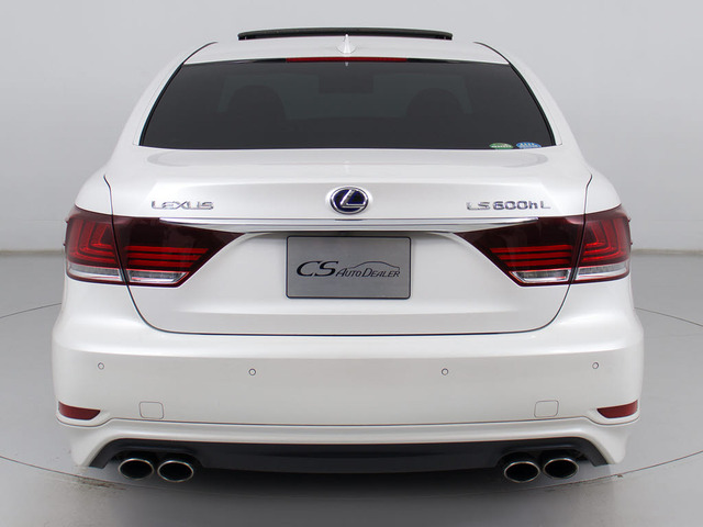 ★クリアランスソナー(前後コーナーセンサー)が付いています!フロント&リアにセンサーがあり、障害物に近づくと警告音が鳴り、更にはマルチ画面上にも表示されます!すごく便利な人気装備です!!