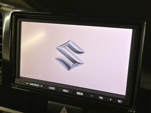 �y�����i�r�z�l�C�̏����i�r�𑕔����Ă���܂��B�i�r�̎g���₷���͂������A�I�[�f�B�I�@�\���[��!�L�����v�◷�s�͂������A�ʋ΂┃�����ȂǕ��i�̃h���C�u���y�����Ȃ�͂���