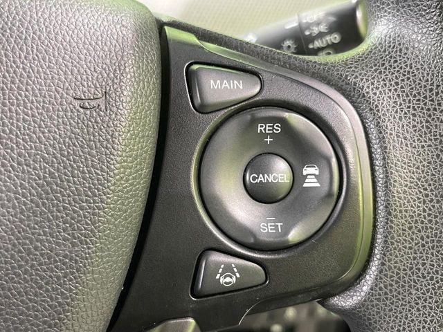 �y�A�_�v�e�B�u�N���[�Y�R���g���[���z�������H�ł̒��������s���y��!!�����ő��x��ۂN���[�Y�R���g���[�����A�Փˌy���V�X�e���ƘA�g���A�O���̎ԗ������m���ĎԊԂ�ۂ悤�ɑ��x���߂��Ă���܂�!!