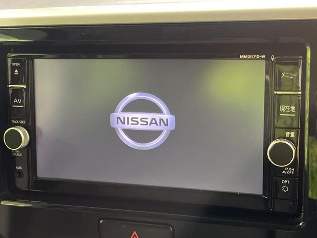 【純正ナビ】人気の純正ナビを装備。オーディオ機能も充実しており、Bluetooth接続すればお持ちのスマホやMP3プレイヤーの音楽を再生可能!毎日の運転がさらに楽しくなります!!