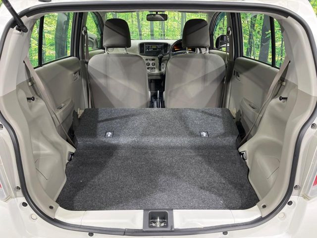 普段のお買い物や通勤、送迎等に十分な荷室スペースを確保しております。セカンドシートを倒すと、大きな荷物の積載も可能です♪