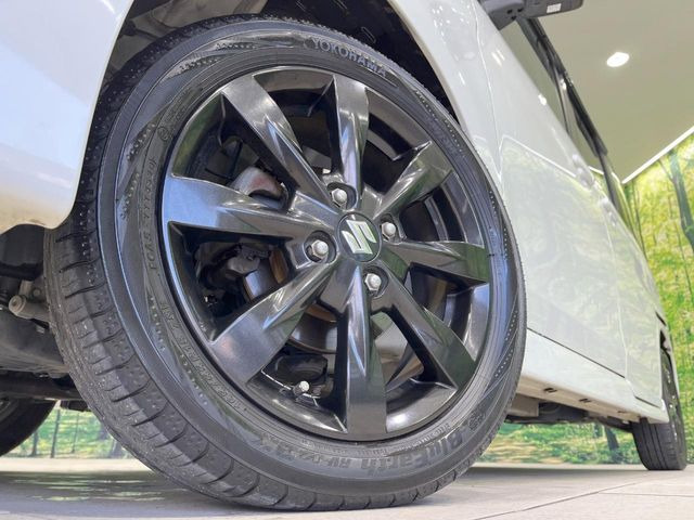 �y����15�C���`�A���~�z�C�[���z�O�ςɃ}�b�`���������A���~�z�C�[���𑕒����Ă���܂��B�e��ЊO�A���~�z�C�[����A�X�^�b�h���X�^�C�����戵�����Ă���܂��B���񂲑��k����������