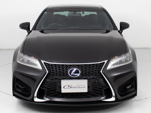 禁煙車です!室内は嫌なニオイも無く、すごく綺麗な状態です!禁煙車・・特にセダンタイプのお車では少ないですよね!!タバコのニオイが苦手なお客様必見です!快適にご乗車頂けます!!