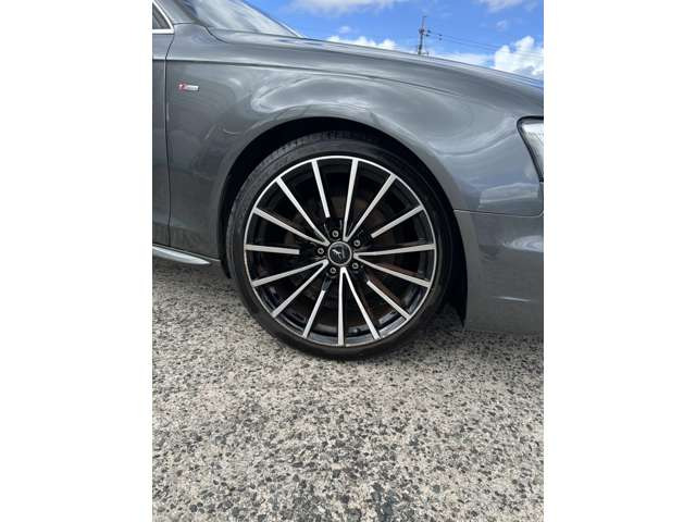 A42.0 TFSI Sラインパッケージ