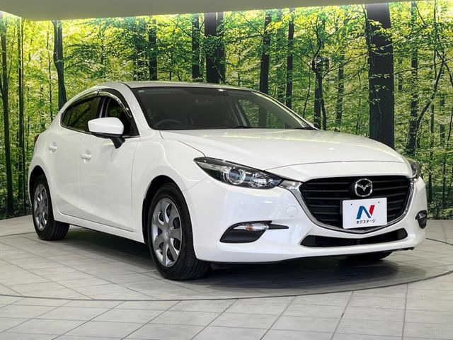 高透明度のガラス皮膜で撥水はもちろん、上質なツヤ・光沢を実現。紫外線や酸性雨から大切な愛車を保護し、色あせ・劣化を防止。「弾スプラッシュコート」、「弾プリミッサコート」からお選びいただけます。