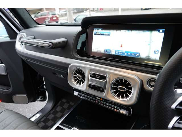 �A���r�G���g�G�A�E�H���b�g(�G�A�R�������o������LED�Ō���܂�)�E���C�����X�[�d�B