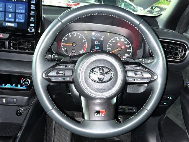 �y�����v�����X�e�A�����O�z�㎿�Ȋv���g�p���邱�ƂŁA��ɂ����������݂ƂĂ��^�]���₷���n���h���ł���