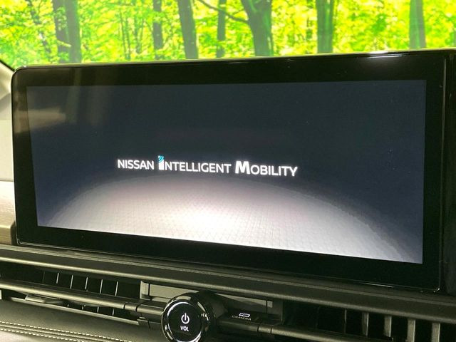 �y����12.3�C���`�i�r�z�l�C�̏����i�r�𑕔����Ă���܂��B�i�r�̎g���₷���͂������A�I�[�f�B�I�@�\���[��!�L�����v�◷�s�͂������A�ʋ΂┃�����ȂǕ��i�̃h���C�u���y�����Ȃ�͂���