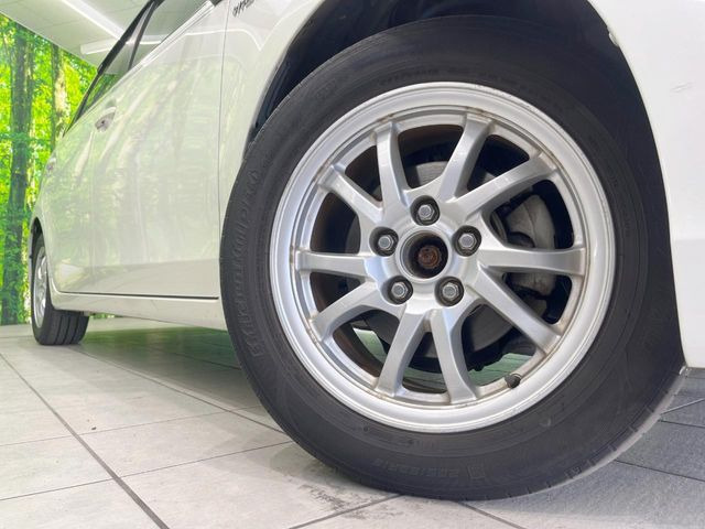 【16インチアルミホイール】外観にマッチしたアルミホイールを装着しております。各種アルミホイールや、スタッドレスタイヤも取扱いしております。是非ご相談ください♪