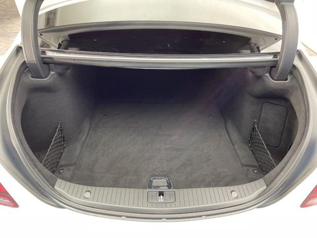 ●トランクルーム:趣味が広がる収容スペース!これだけの広さがあればお買い物やレジャーなどにも最適です!使用感も少なくきれいな状態を維持しております。