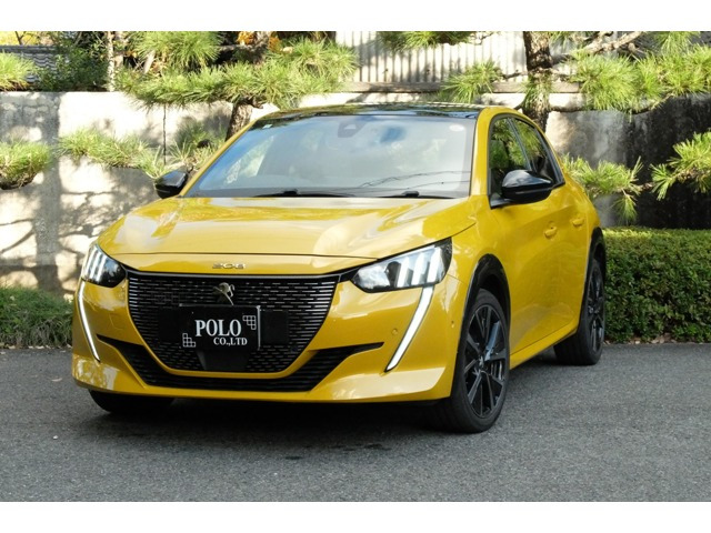 ☆マイナ-チェンジ後モデル☆ ボディの艶も良好ですし、LEDヘッドライトの曇りもございません。