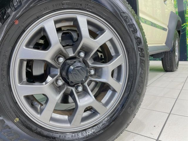 �y����15�C���`�A���~�z�C�[���z�O�ςɃ}�b�`���������A���~�z�C�[���𑕒����Ă���܂��B�e��ЊO�A���~�z�C�[����A�X�^�b�h���X�^�C�����戵�����Ă���܂��B���񂲑��k����������