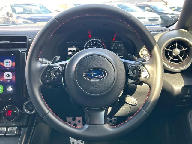 �y�����v�����X�e�A�����O�z�㎿�Ȋv���g�p���邱�ƂŁA��ɂ����������݂ƂĂ��^�]���₷���n���h���ł���